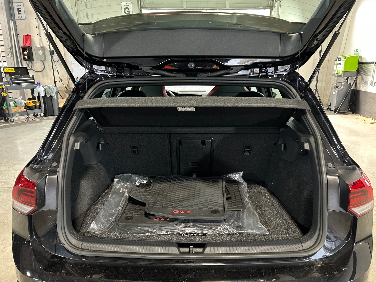 Thumbnail: 2024 Volkswagen Golf - 6