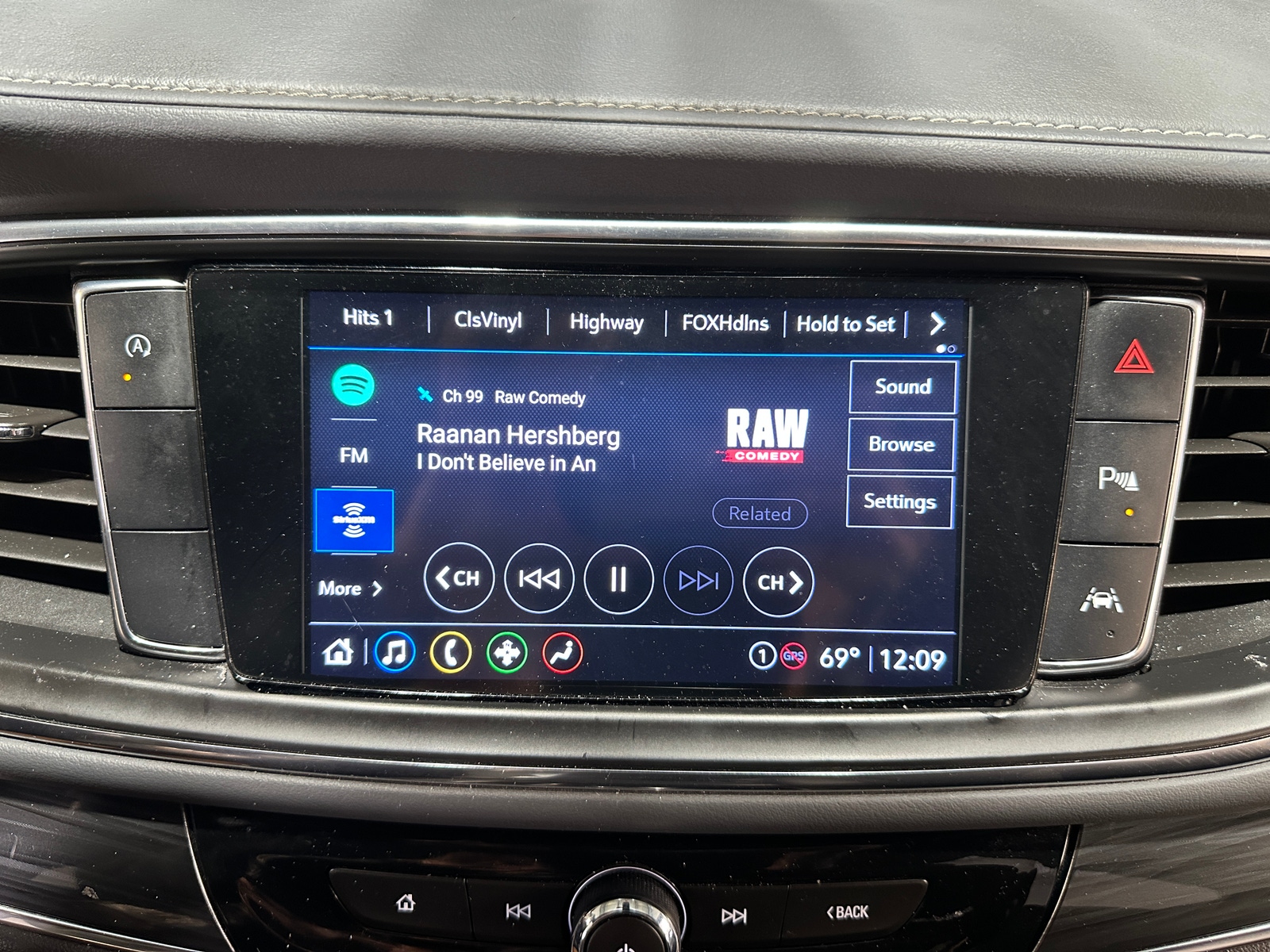 Thumbnail: 2022 Buick Enclave - 3