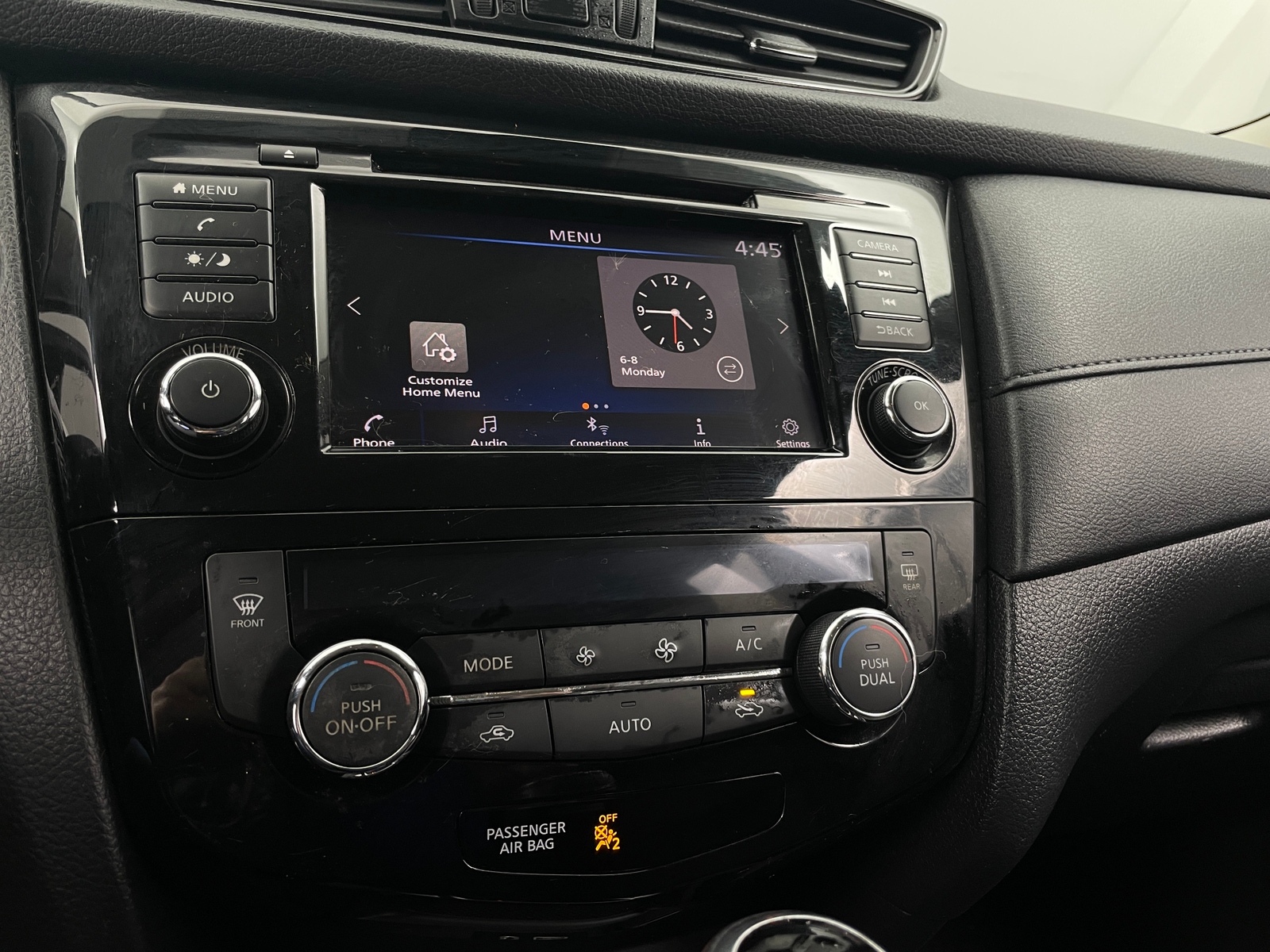 Thumbnail: 2019 Nissan Rogue - 4