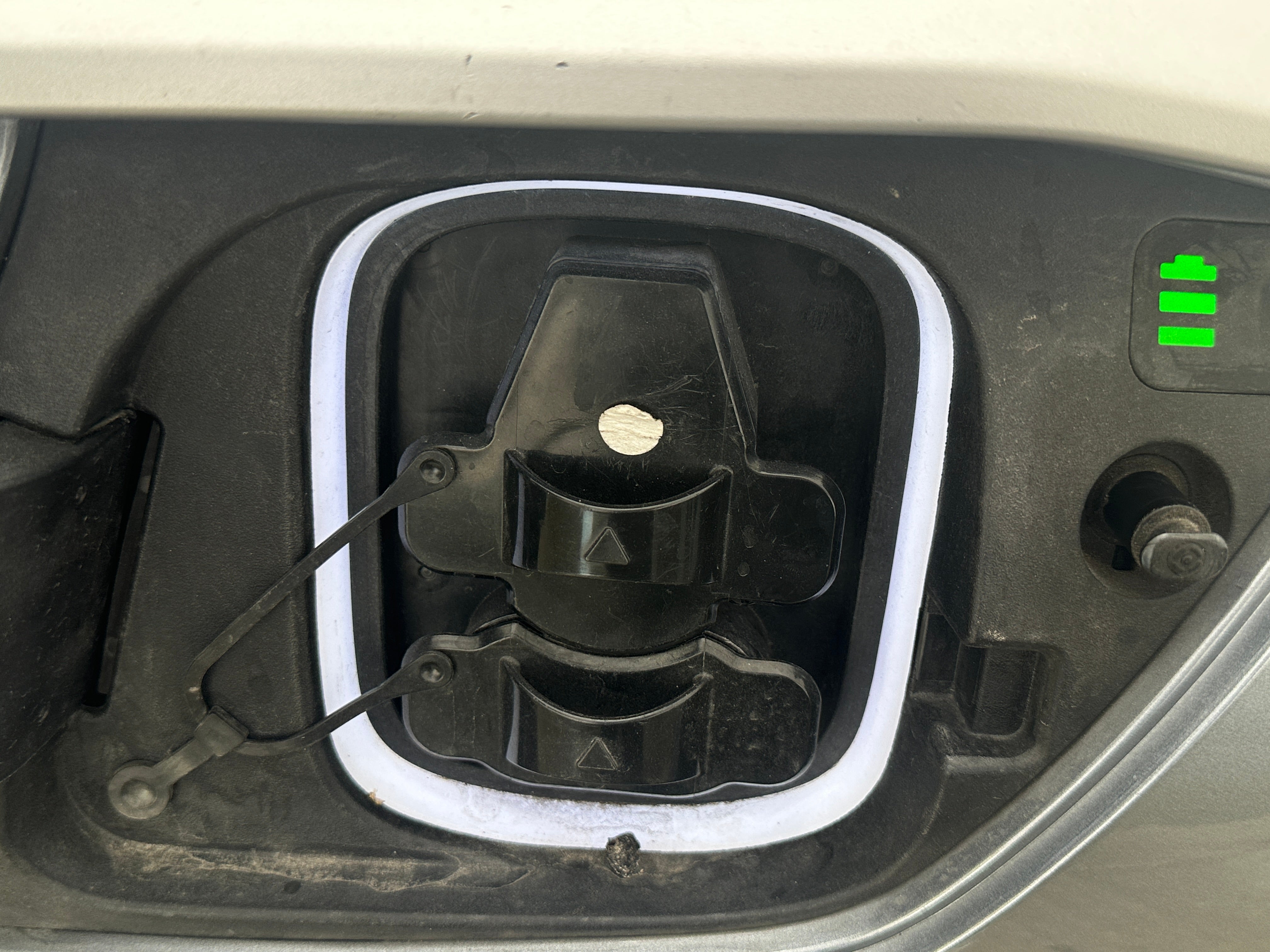 Used 2021 Hyundai Kona EV Limited with VIN KM8K33AG1MU122812 for sale in Oak Creek, WI