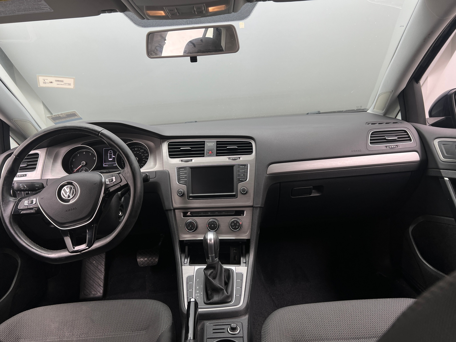 Thumbnail: 2017 Volkswagen Golf - 3