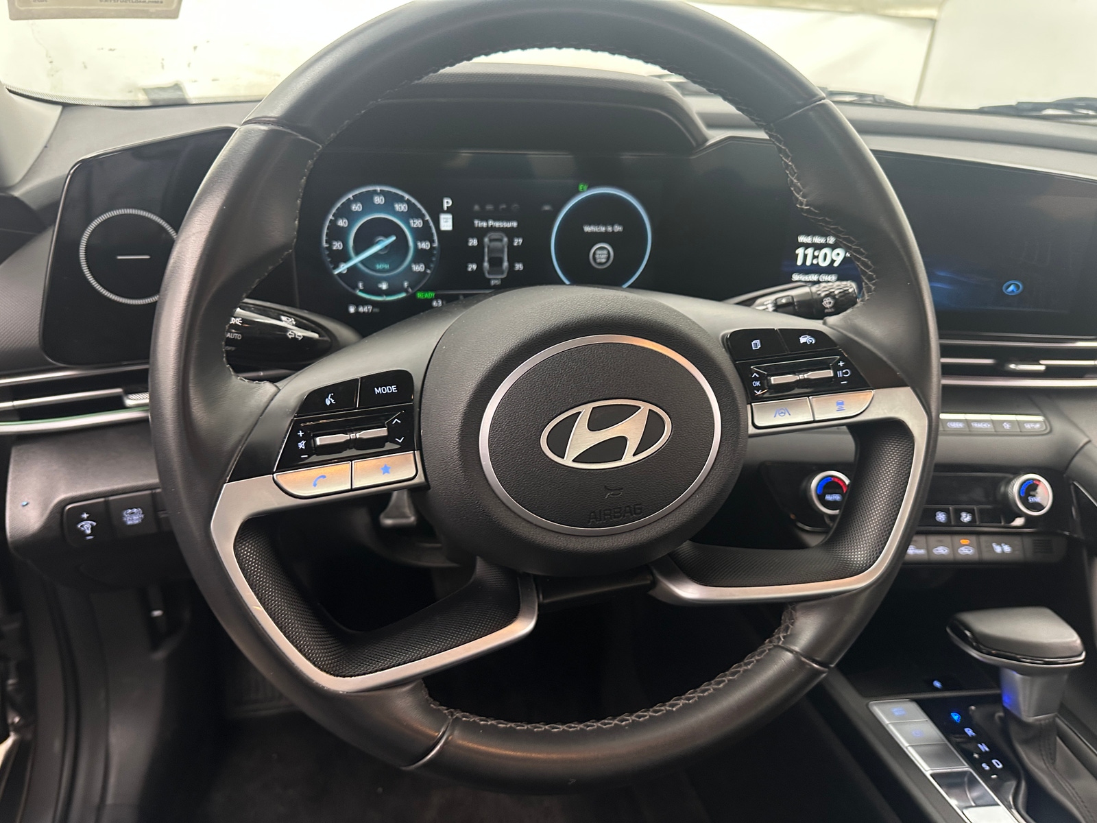 Thumbnail: 2025 Hyundai Elantra - 4