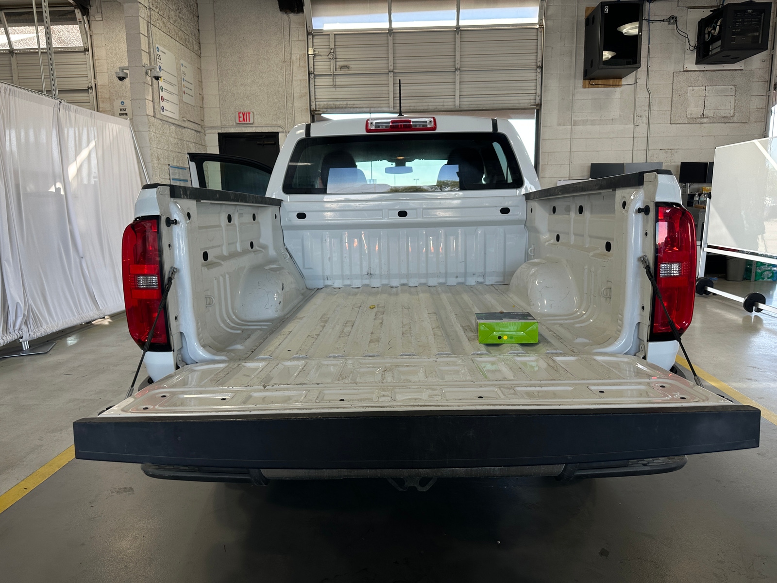 Thumbnail: 2017 Chevrolet Colorado - 6