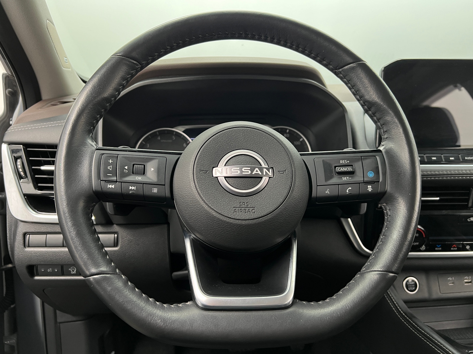 Thumbnail: 2023 Nissan Rogue - 4