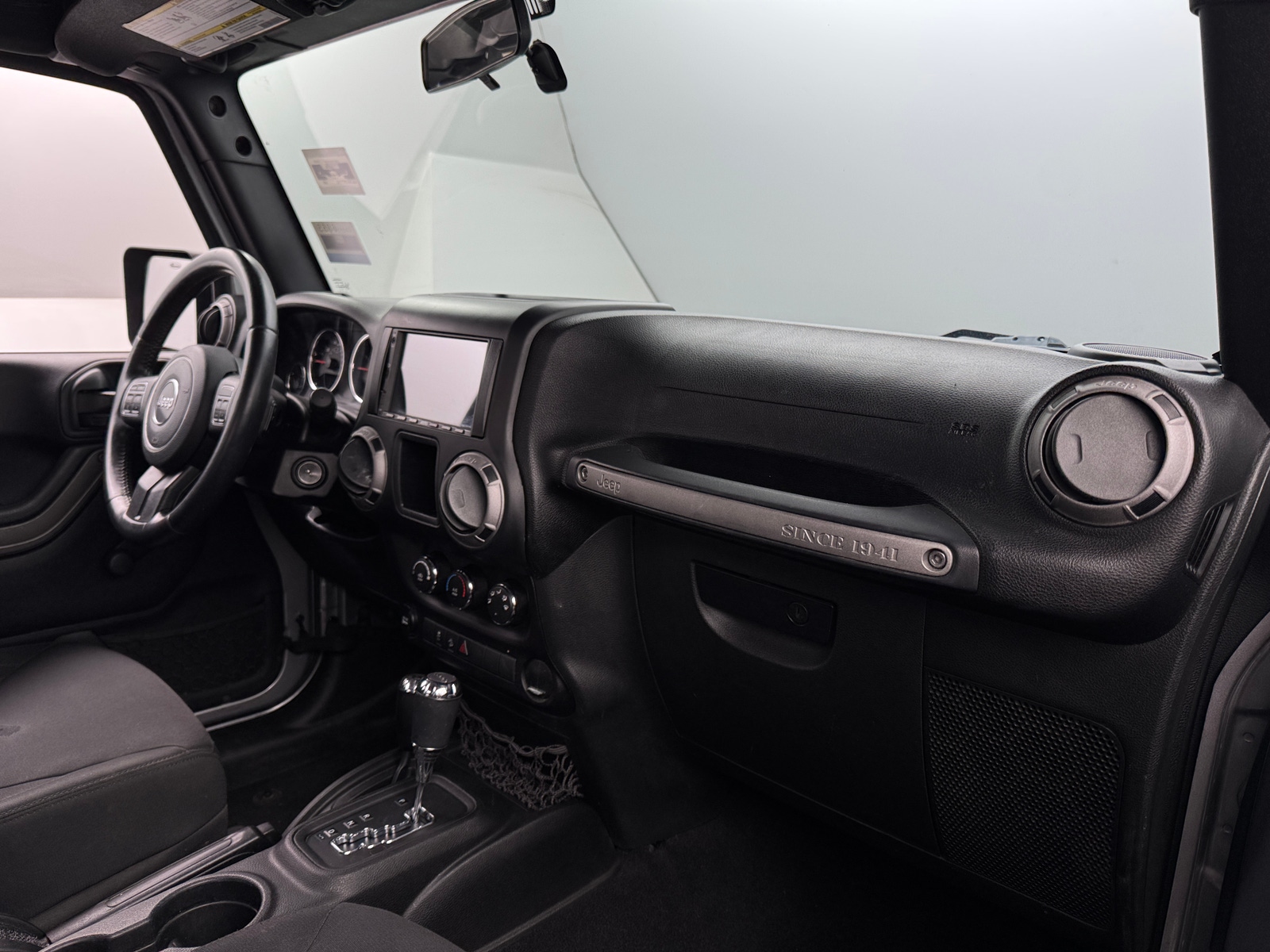 Thumbnail: 2015 Jeep Wrangler - 3