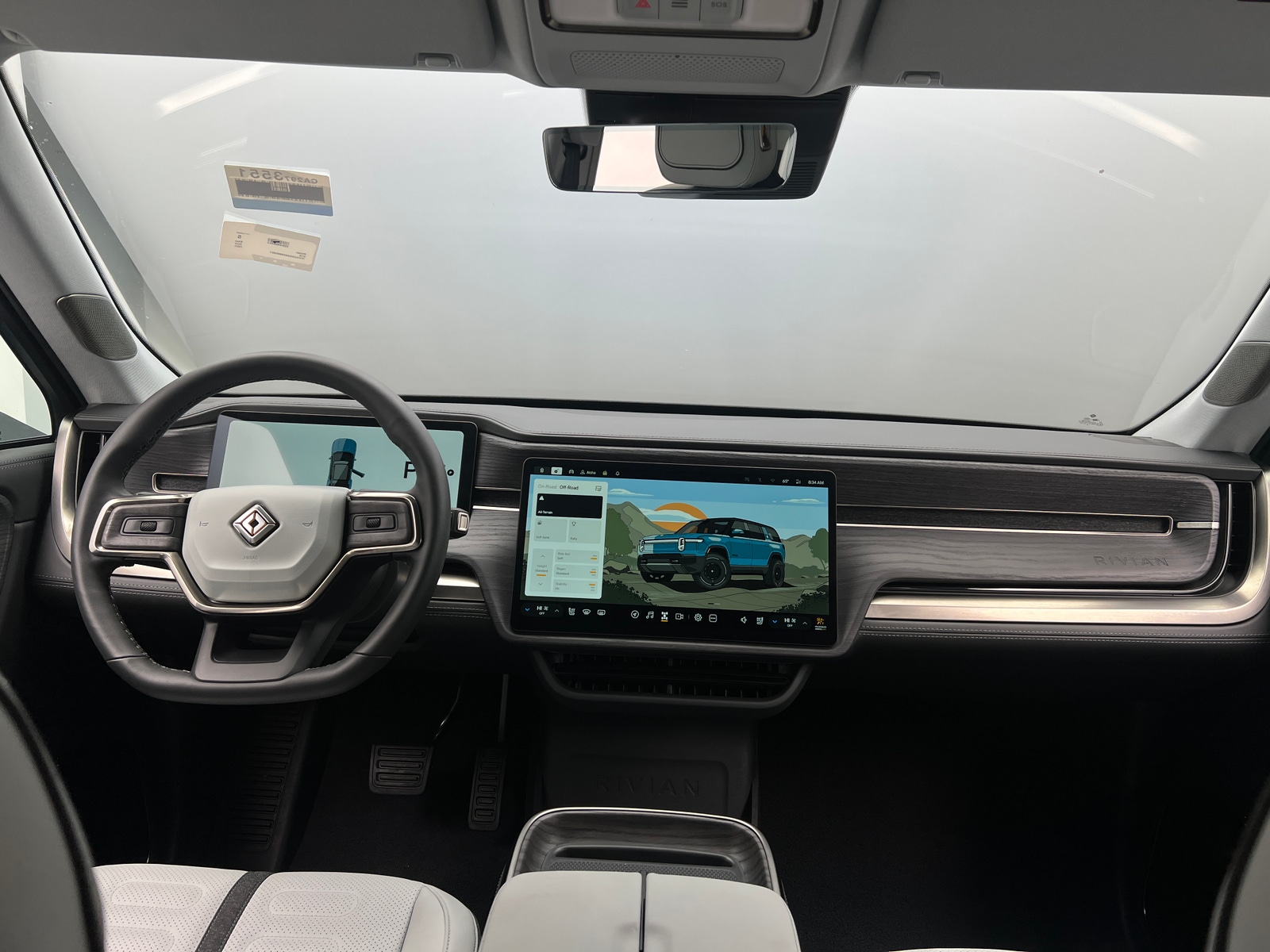 Thumbnail: 2025 Rivian R1S - 2