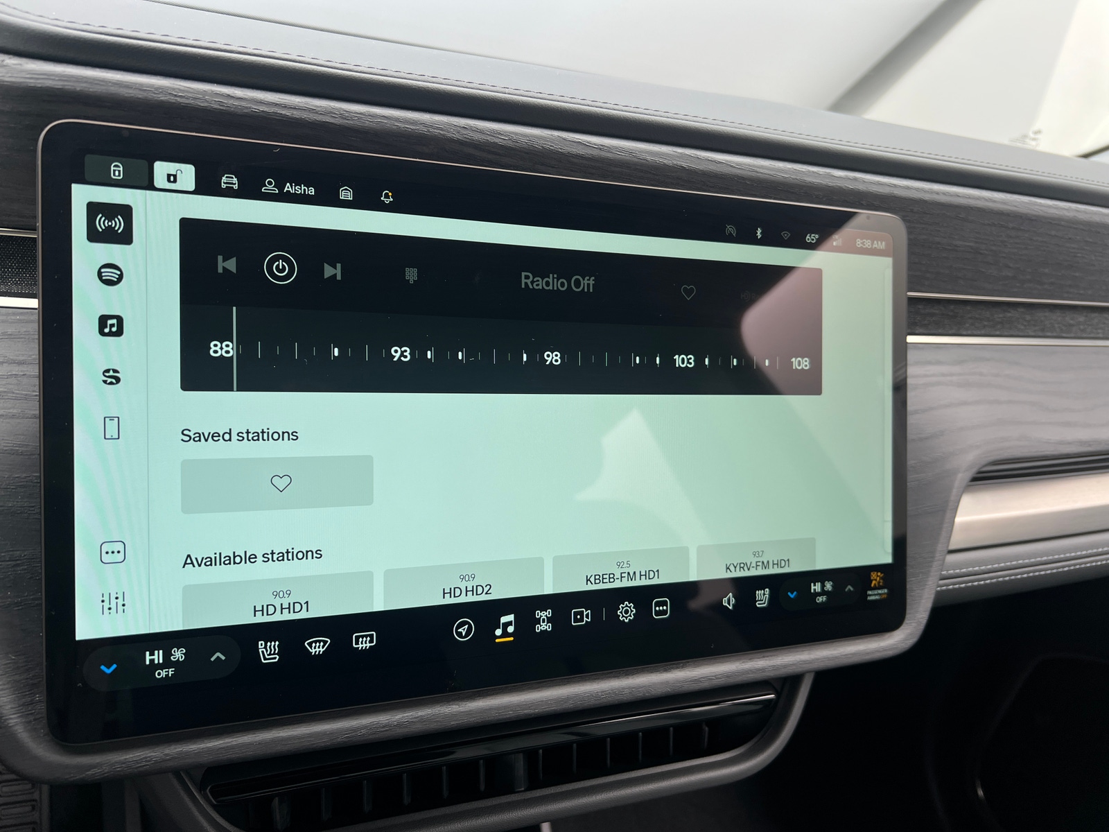 Thumbnail: 2025 Rivian R1S - 3