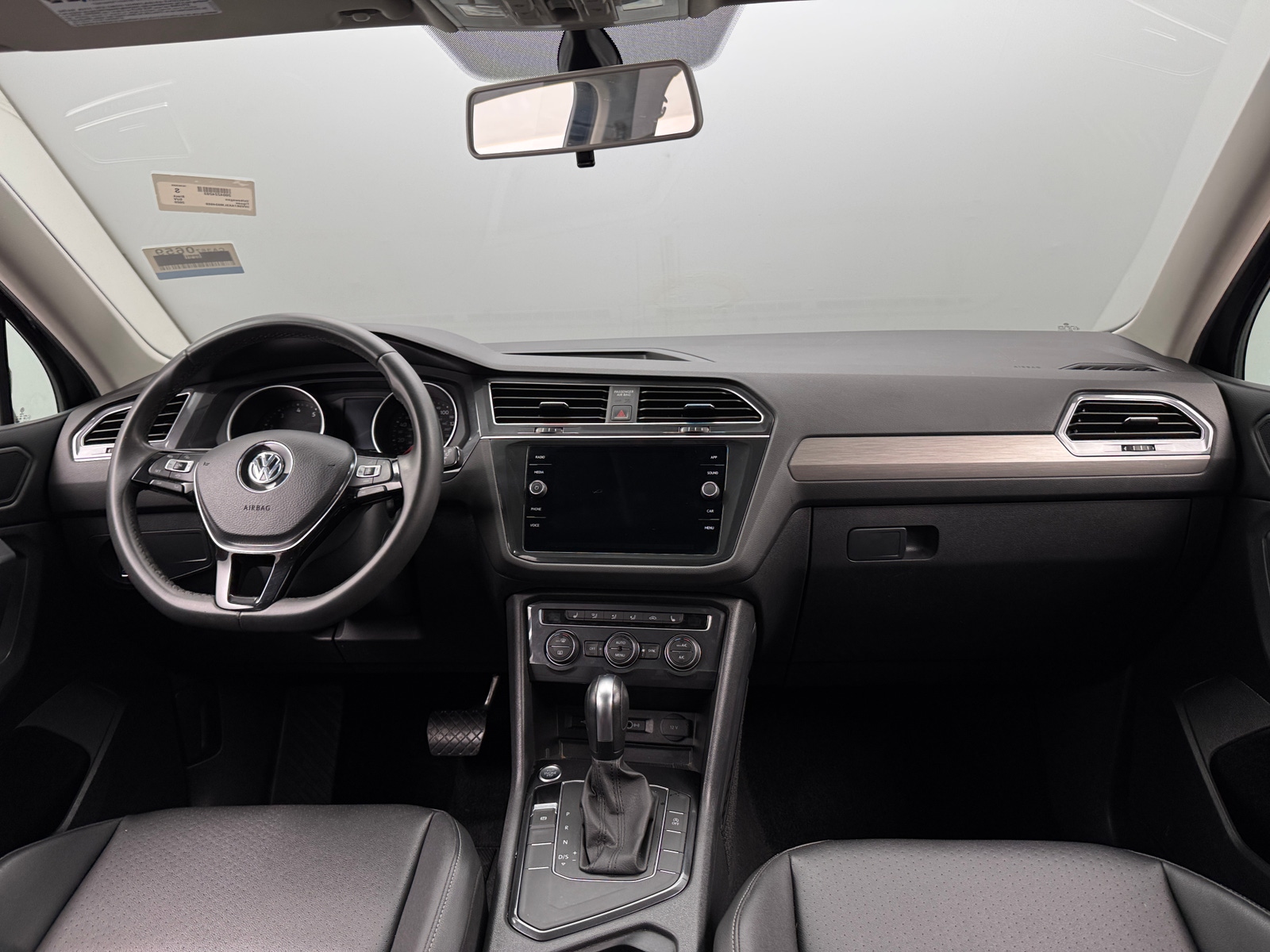 Thumbnail: 2020 Volkswagen Tiguan - 2