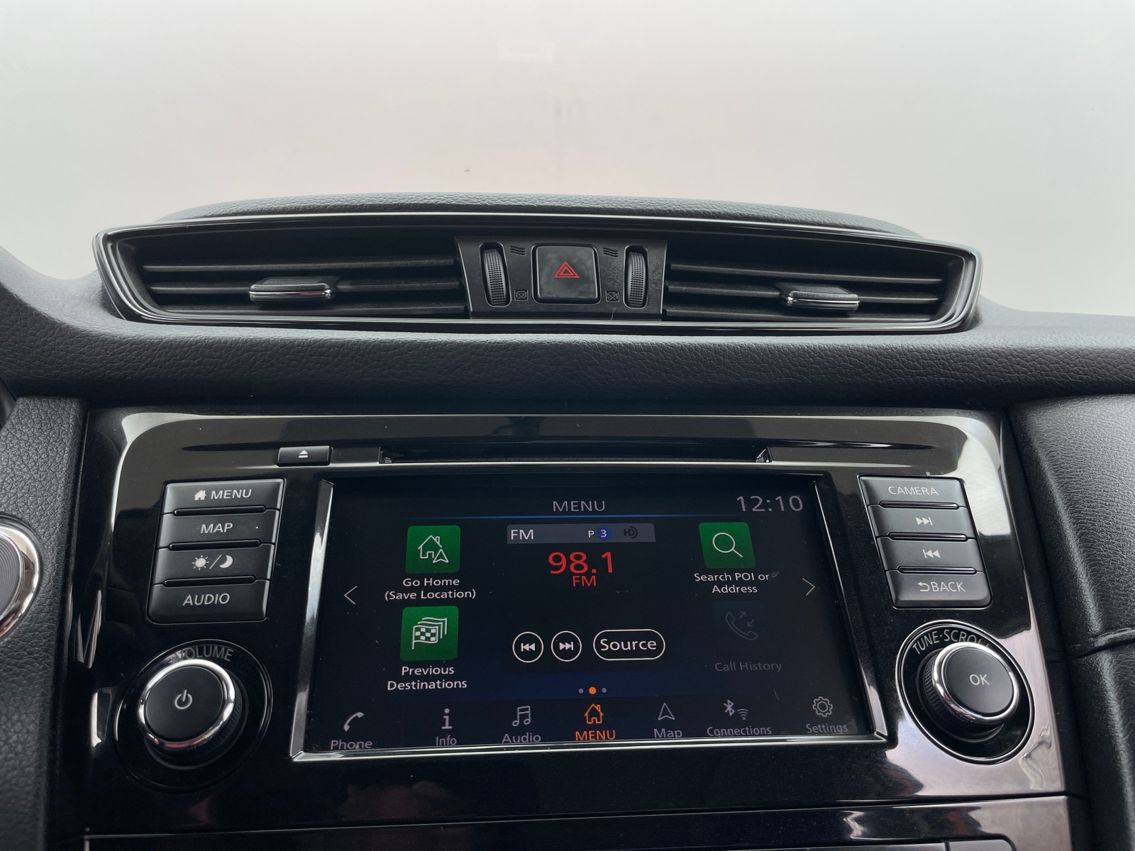 Thumbnail: 2018 Nissan Rogue - 4