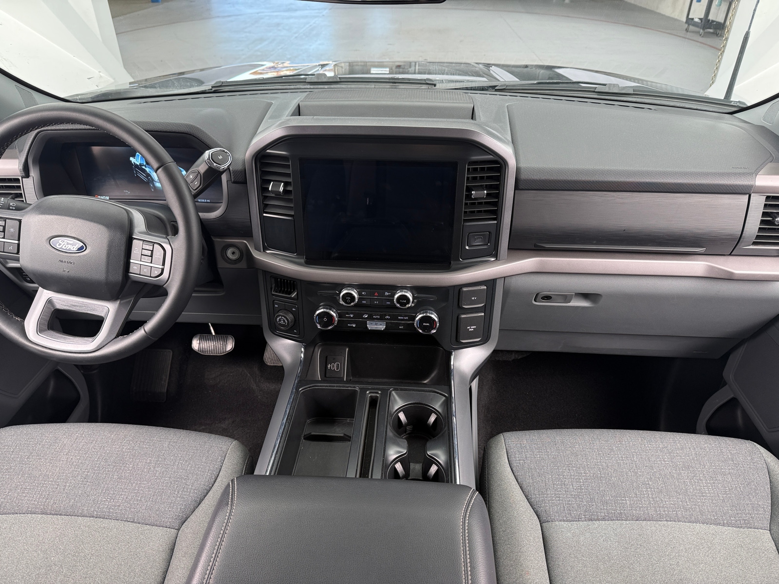 Thumbnail: 2025 Ford Econoline - 3