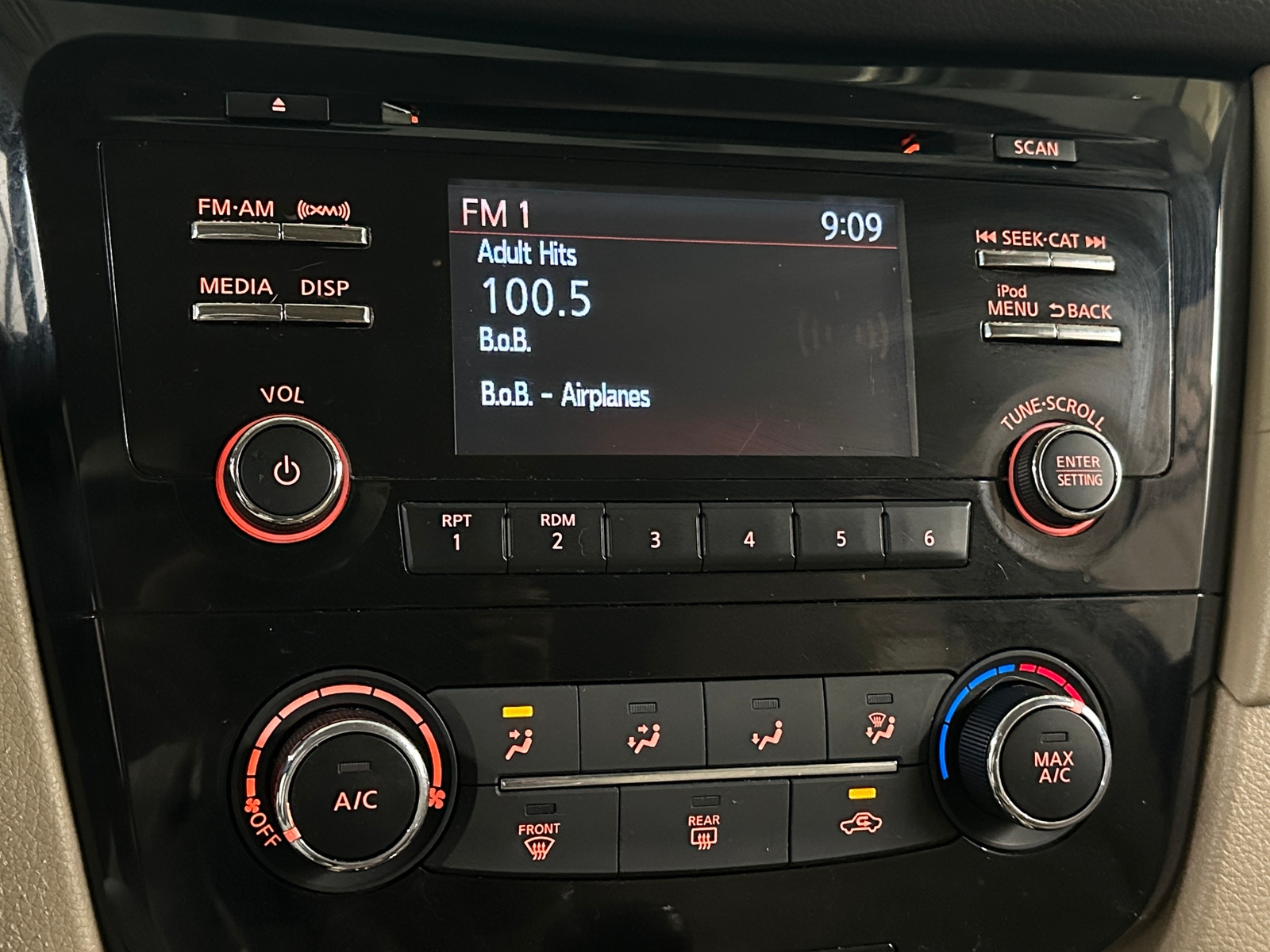 Thumbnail: 2017 Nissan Rogue - 4