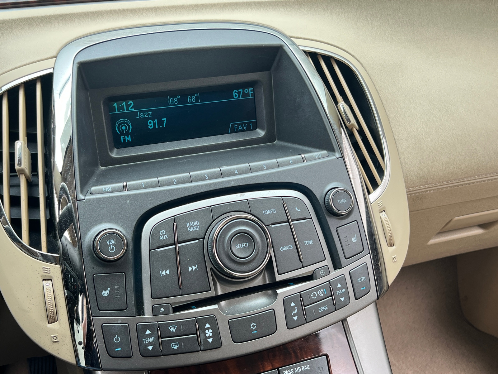 Thumbnail: 2011 Buick LaCrosse - 3