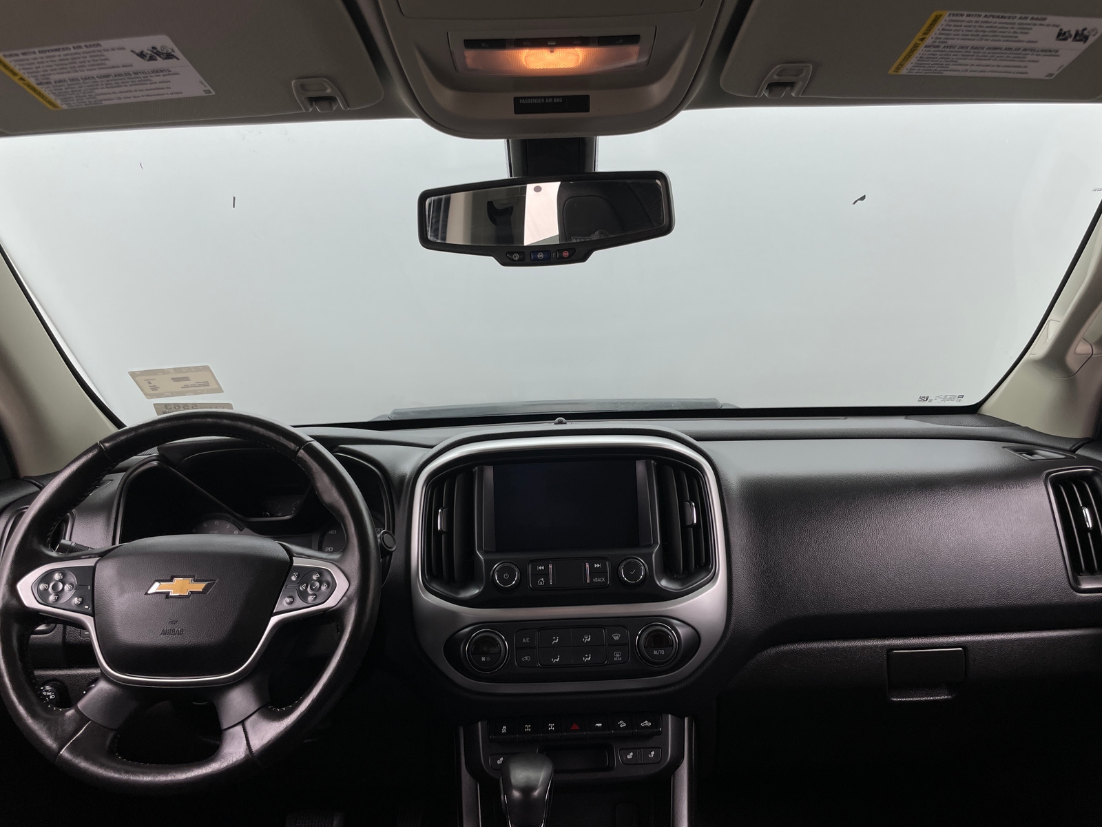 Thumbnail: 2022 Chevrolet Colorado - 3