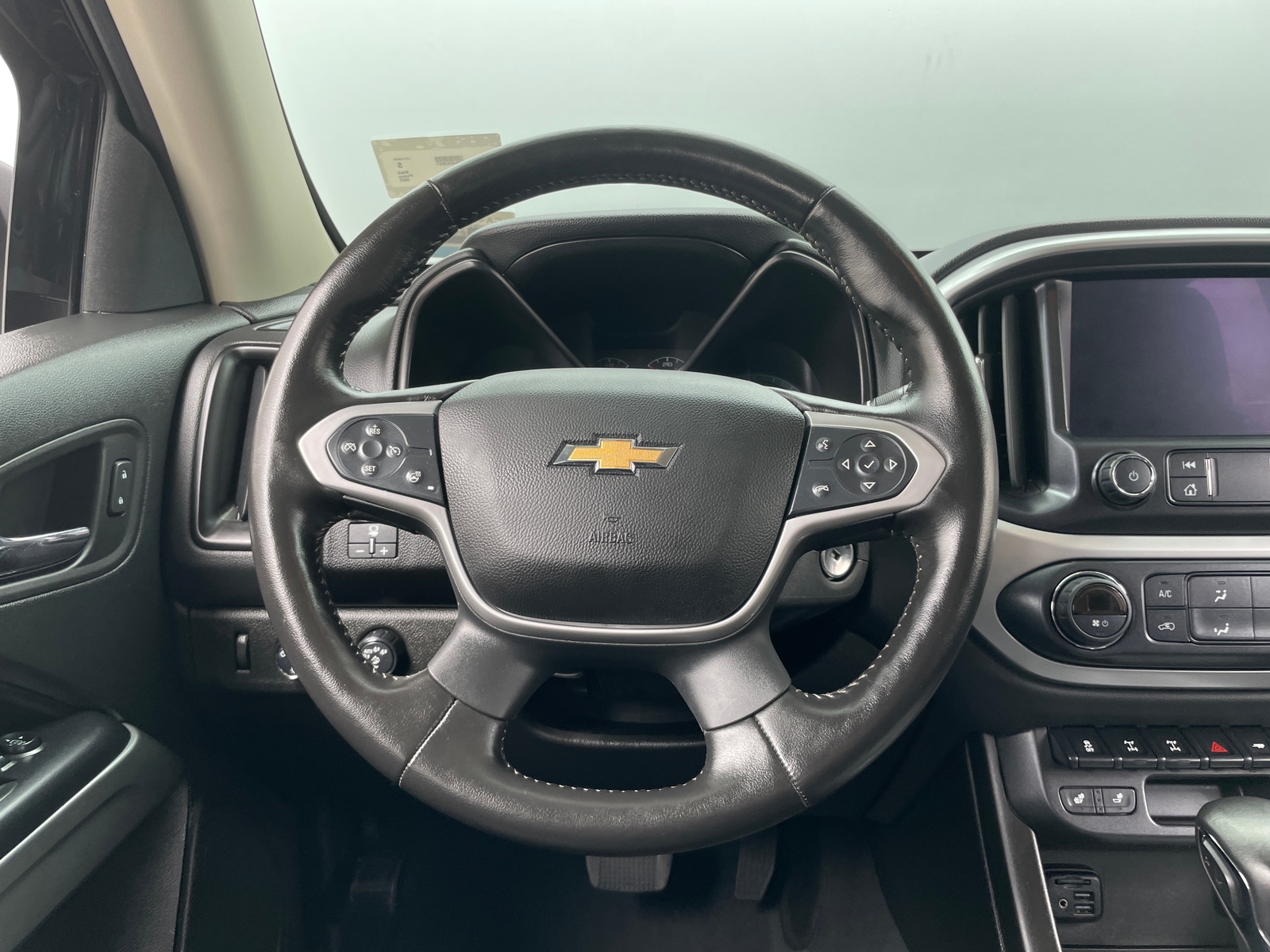 Thumbnail: 2022 Chevrolet Colorado - 5