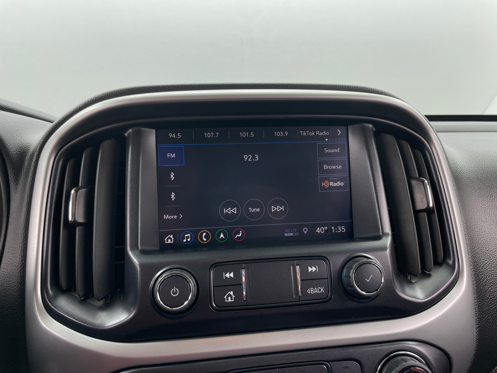 Thumbnail: 2022 Chevrolet Colorado - 4