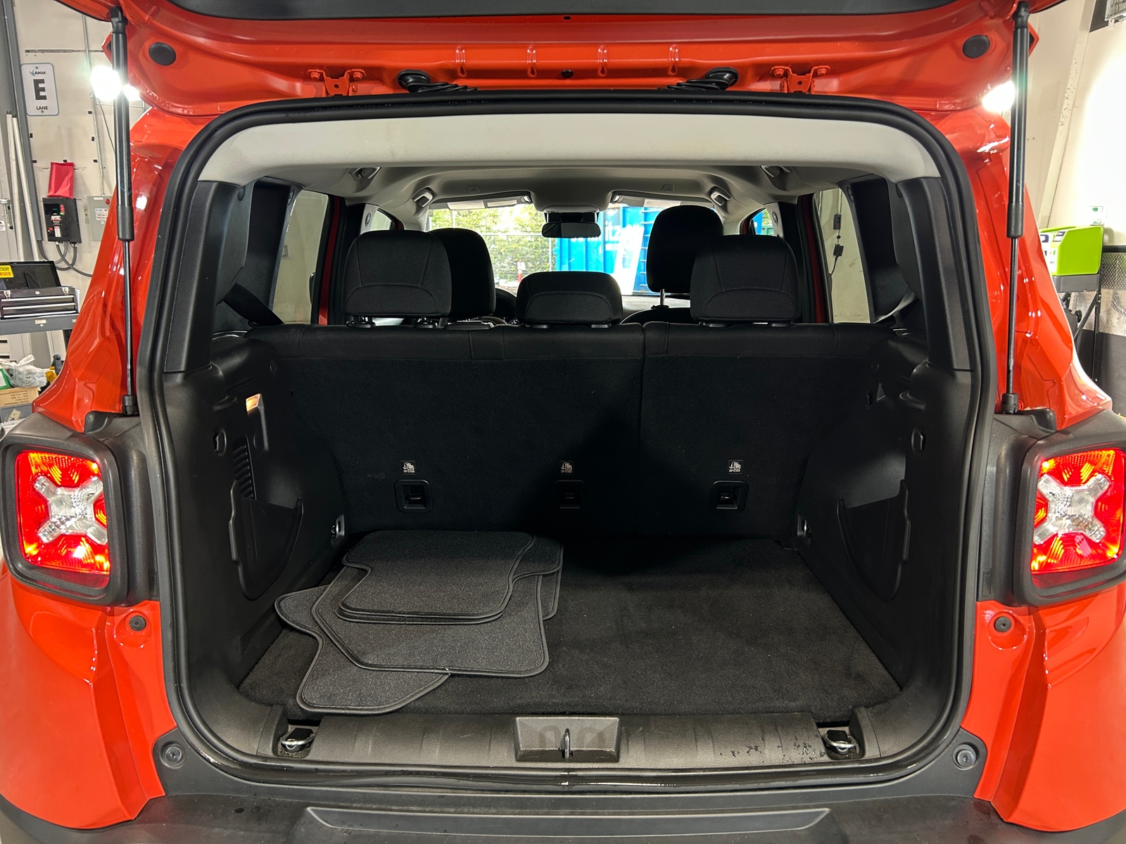 Thumbnail: 2020 Jeep Renegade - 7