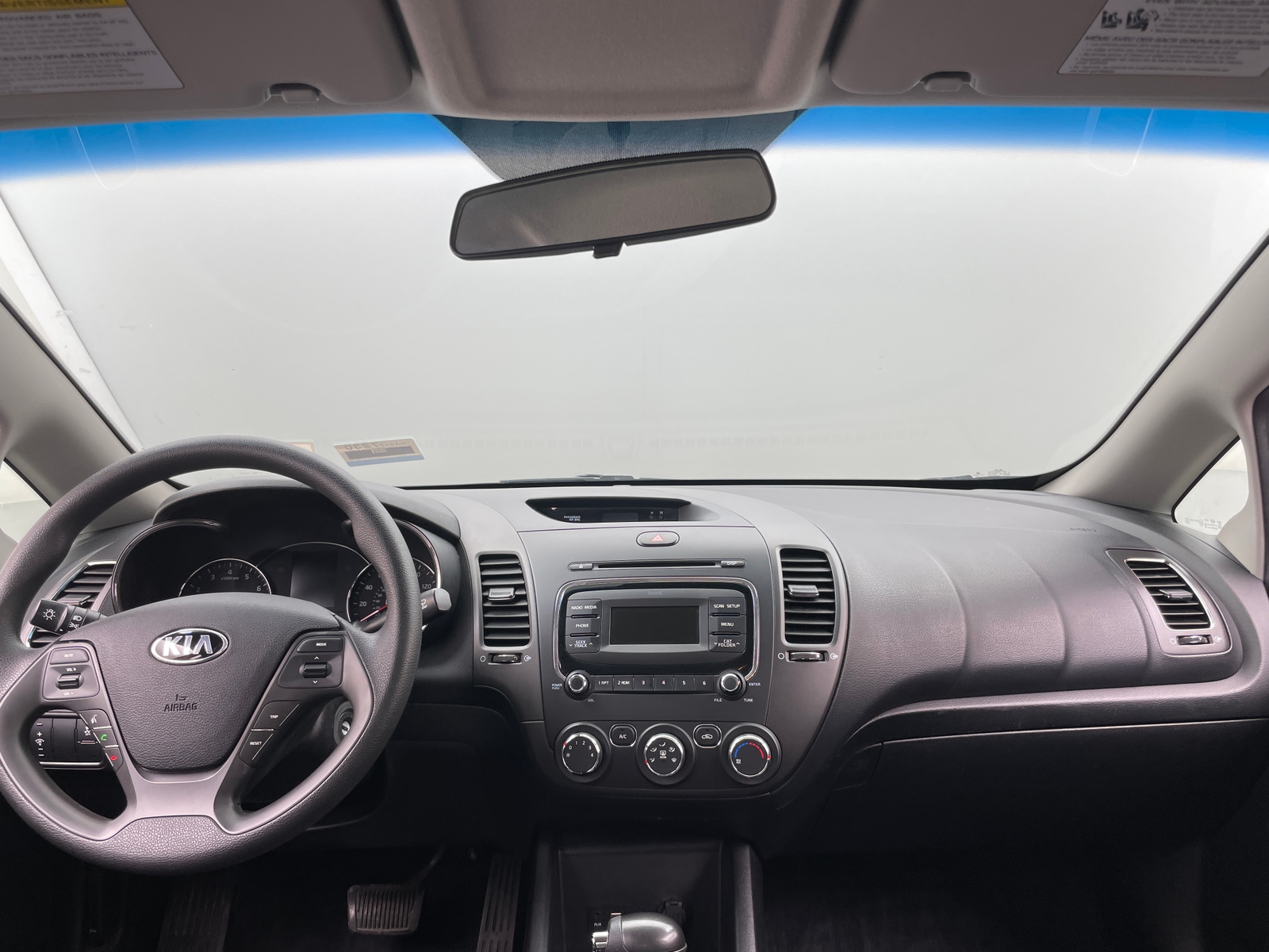 Thumbnail: 2017 Kia Forte - 3