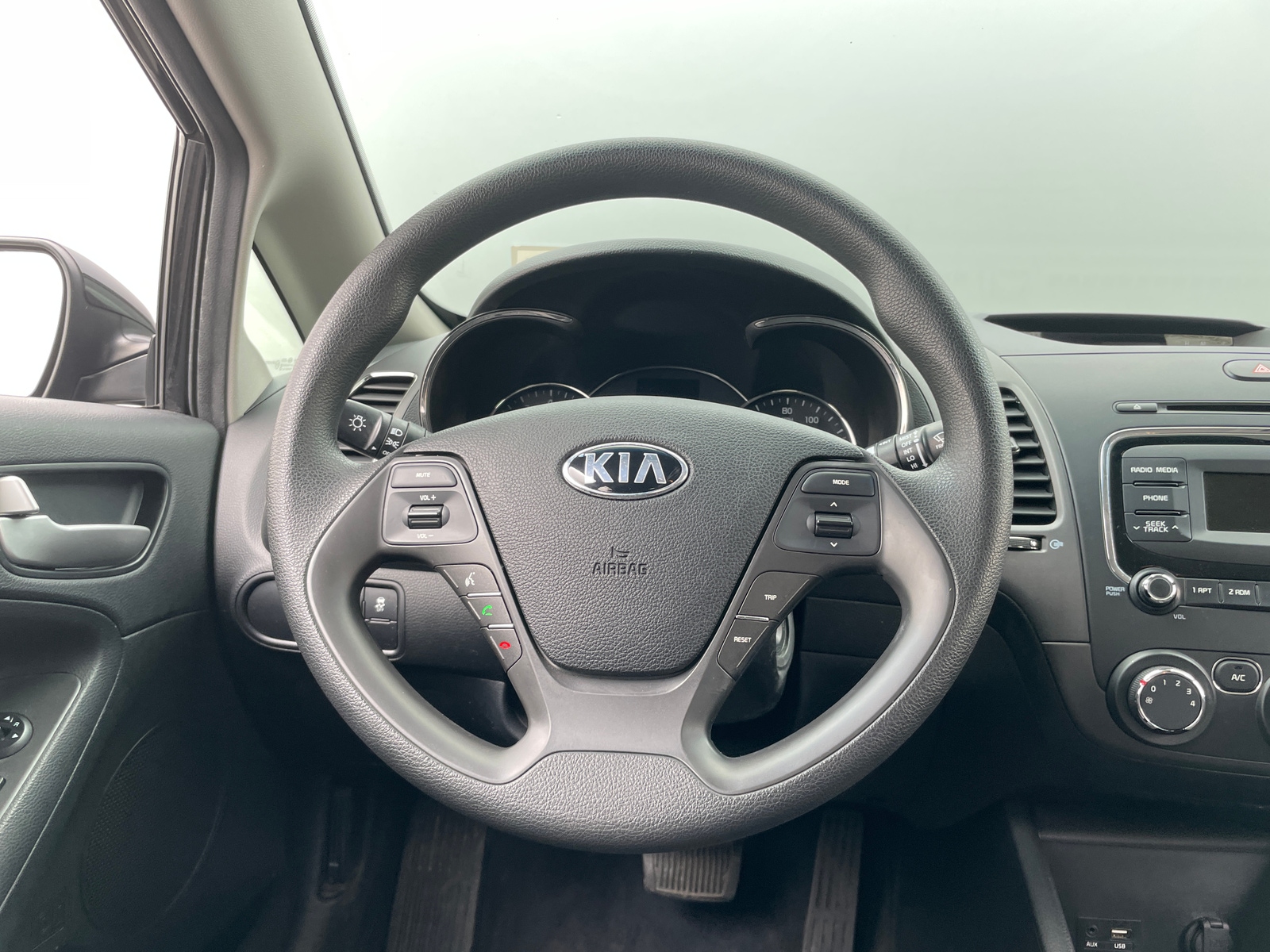 Thumbnail: 2017 Kia Forte - 5