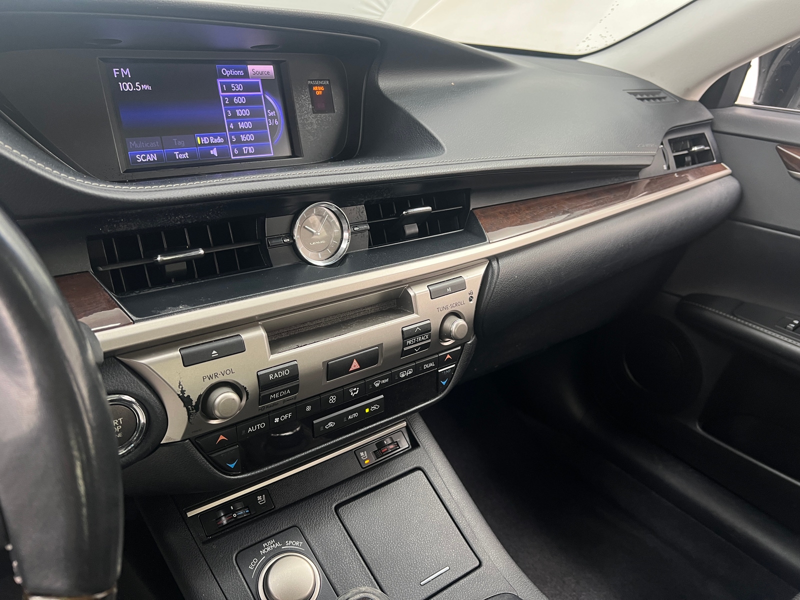 Thumbnail: 2014 Lexus ES - 3