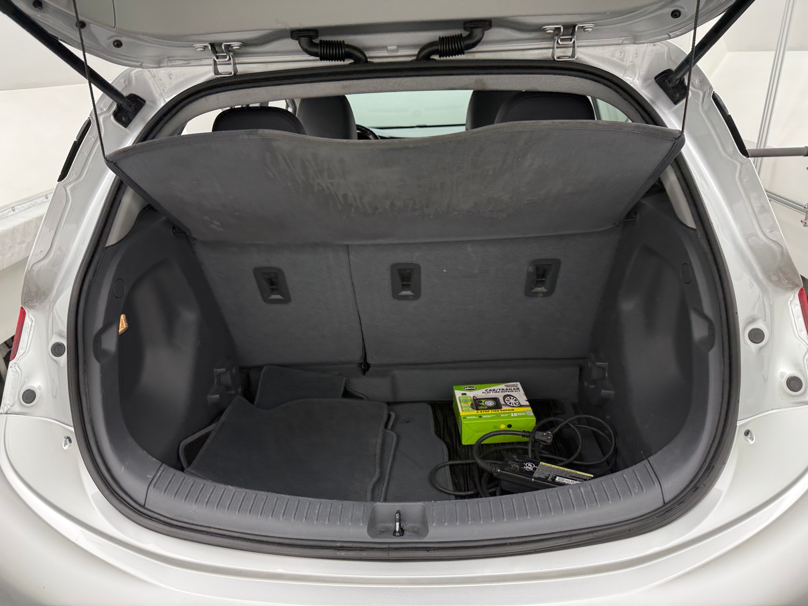 Thumbnail: 2018 Chevrolet Bolt EV - 6