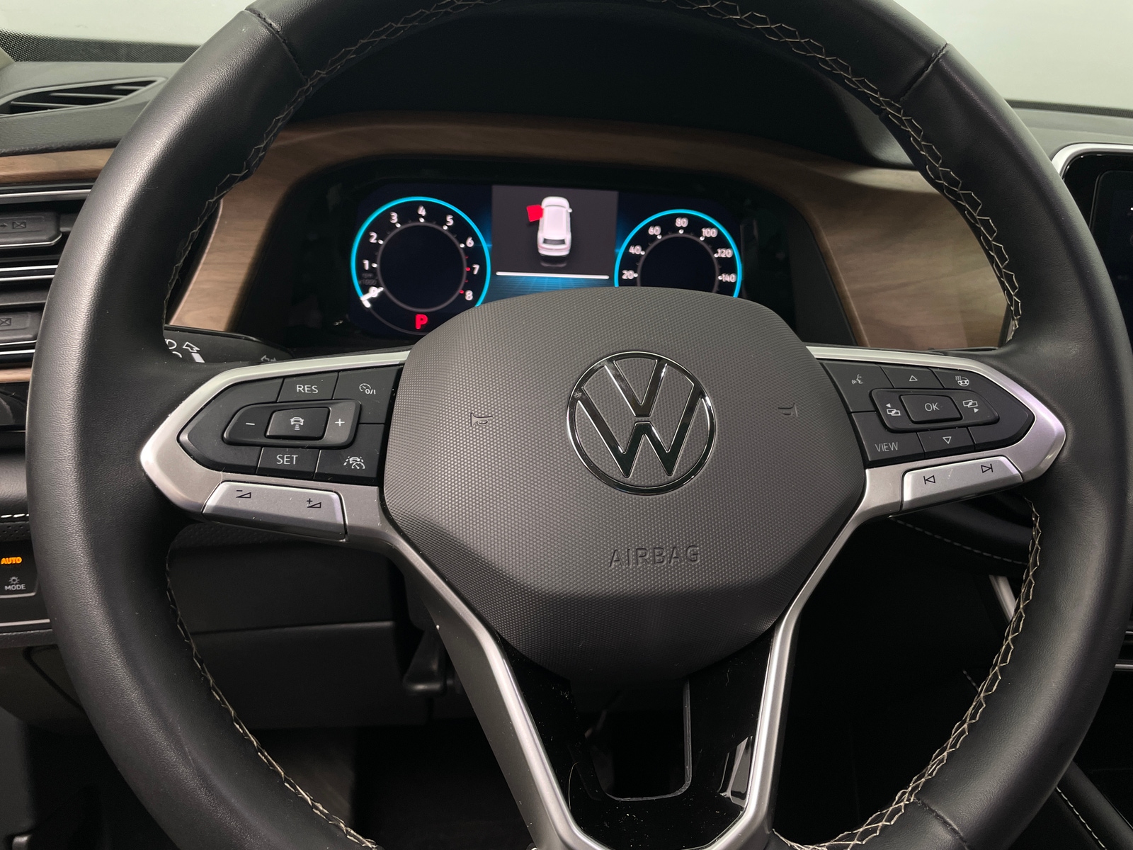 Thumbnail: 2024 Volkswagen Atlas - 4