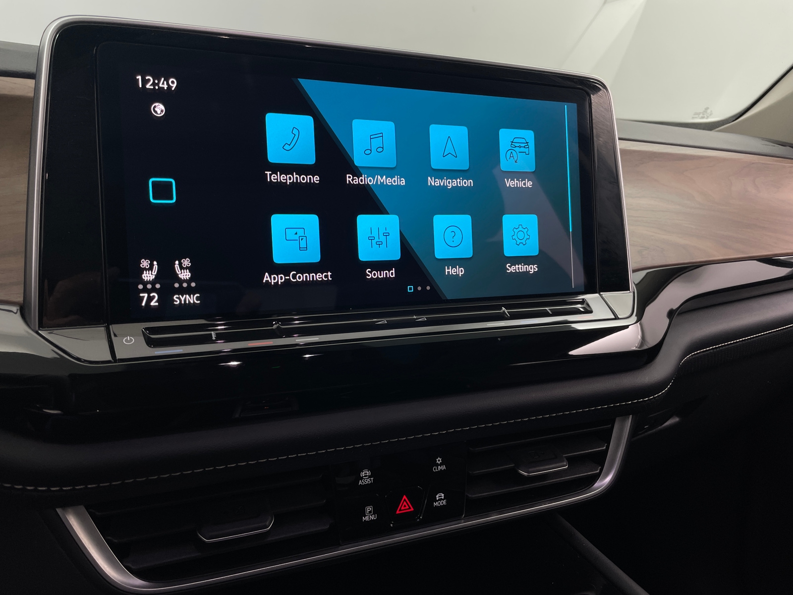 Thumbnail: 2024 Volkswagen Atlas - 3