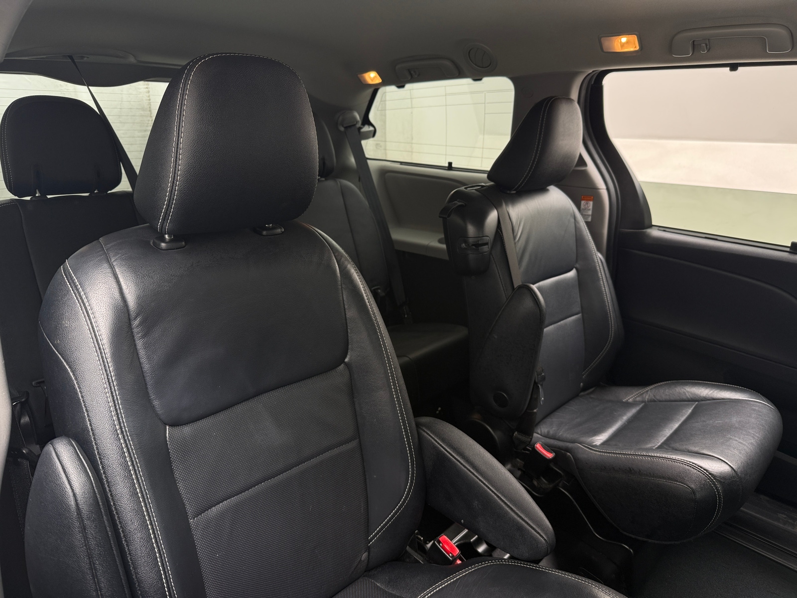 Thumbnail: 2020 Toyota Sienna - 5