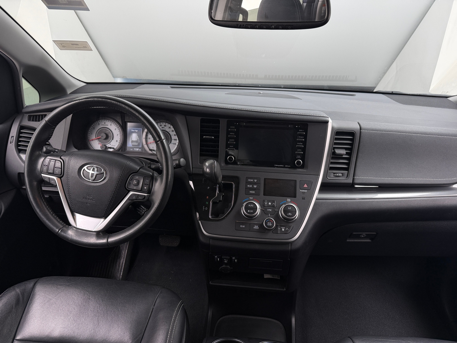 Thumbnail: 2020 Toyota Sienna - 2