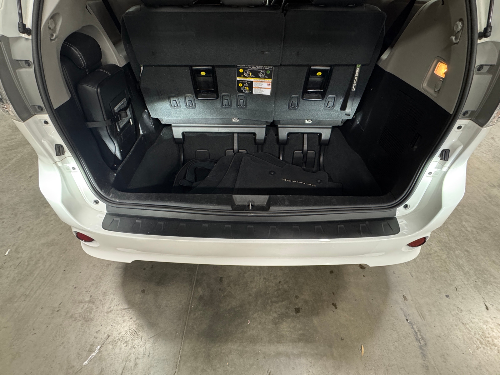 Thumbnail: 2020 Toyota Sienna - 6