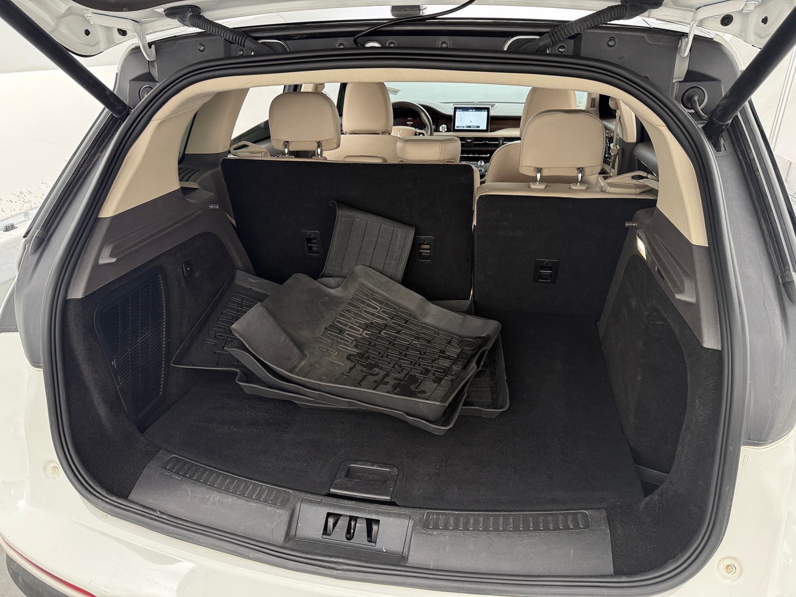 Thumbnail: 2022 Lincoln Corsair - 6