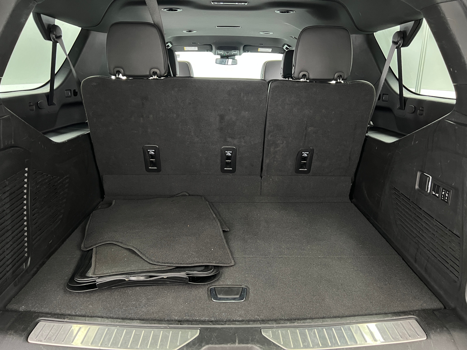 Thumbnail: 2023 Chevrolet Suburban - 6