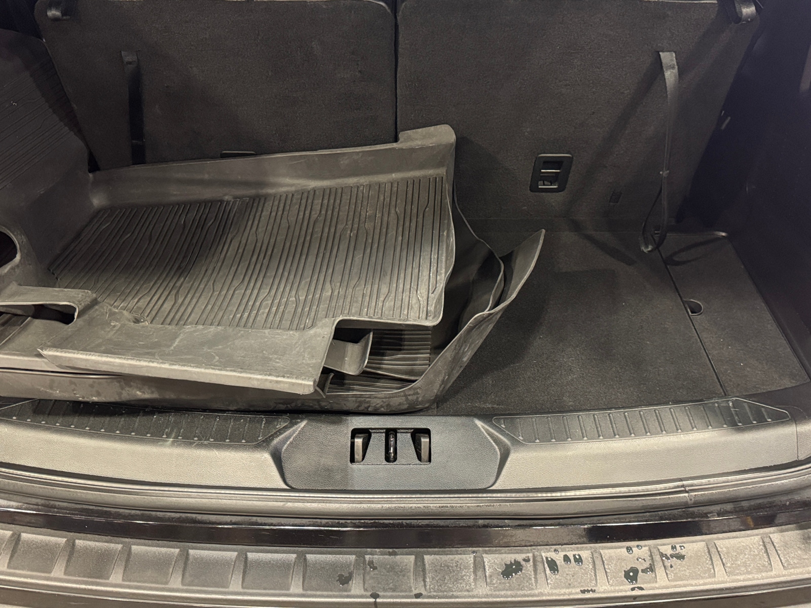 Thumbnail: 2021 Ford Explorer - 6