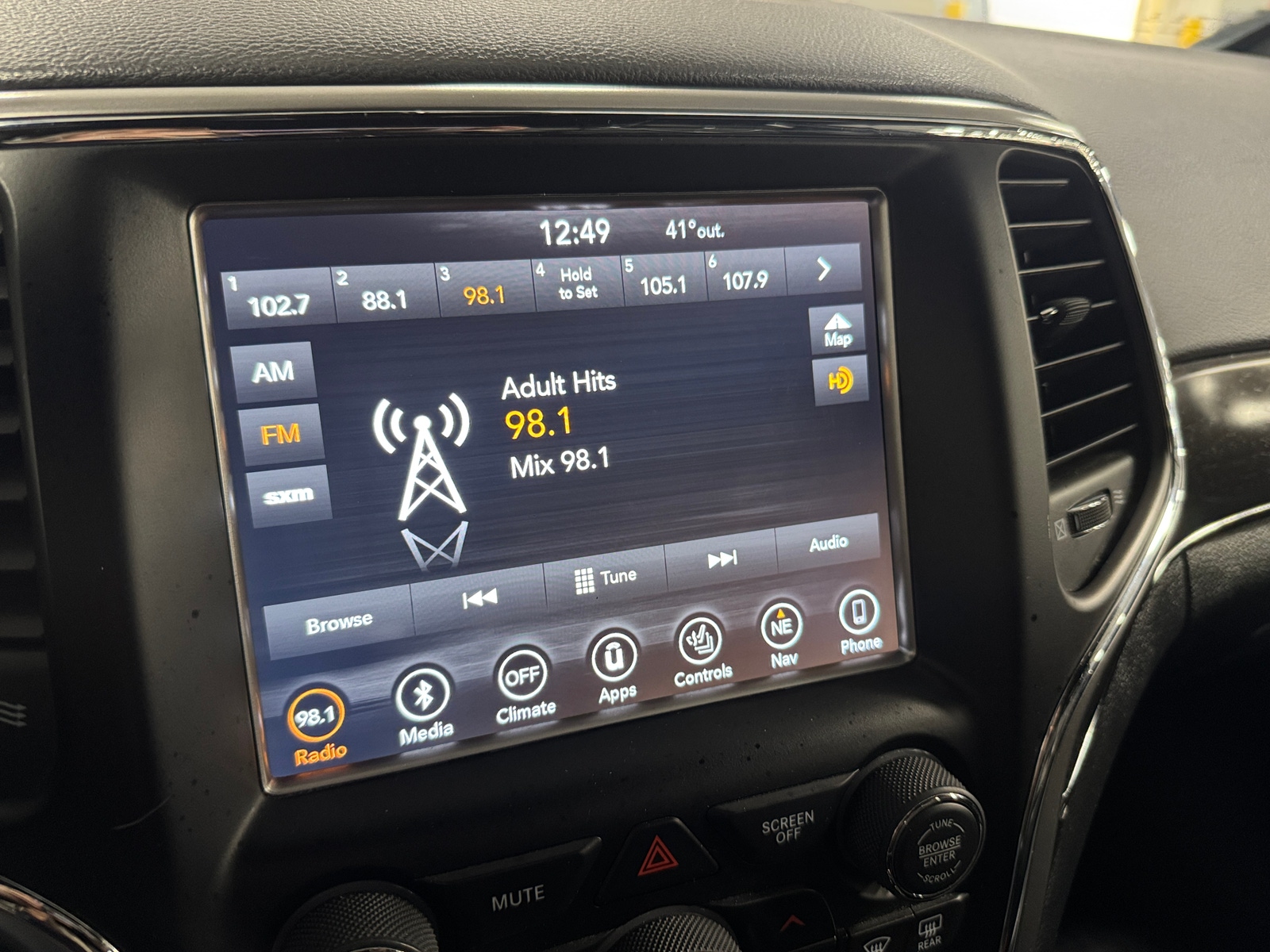 Thumbnail: 2018 Jeep Grand Cherokee - 3