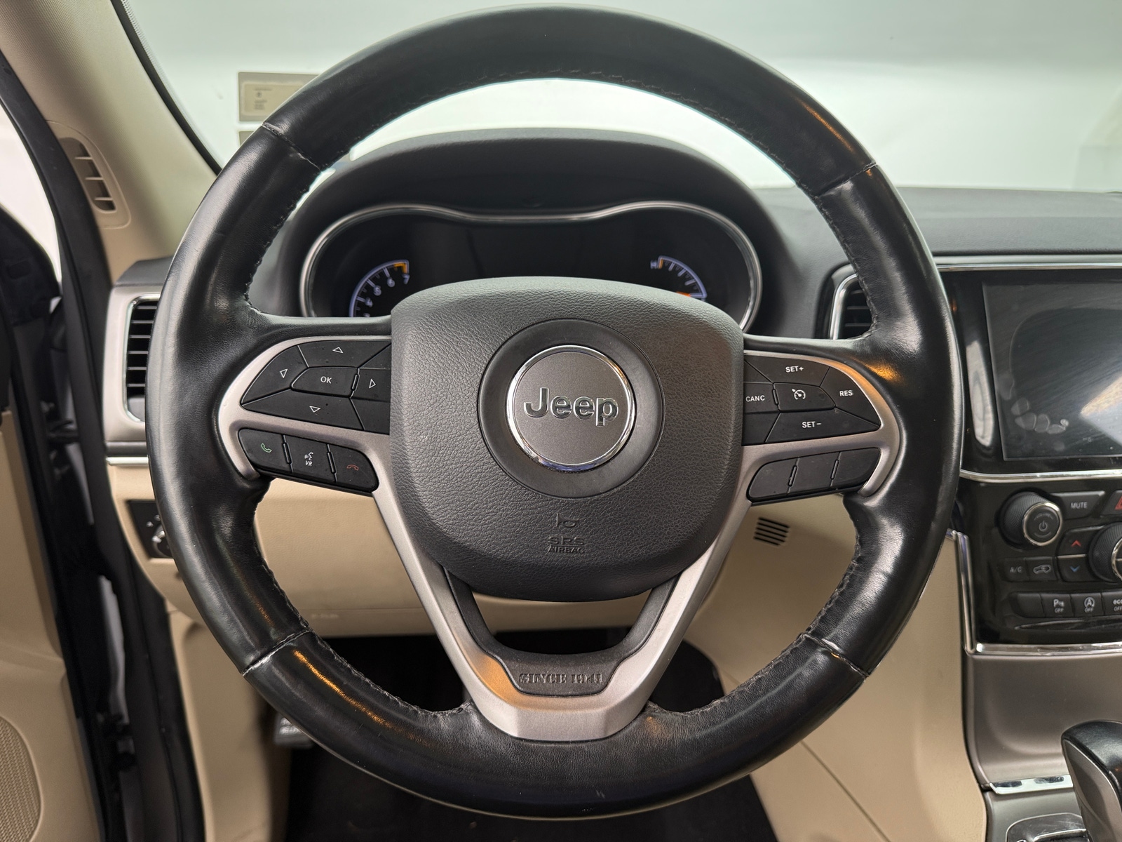 Thumbnail: 2020 Jeep Grand Cherokee - 4