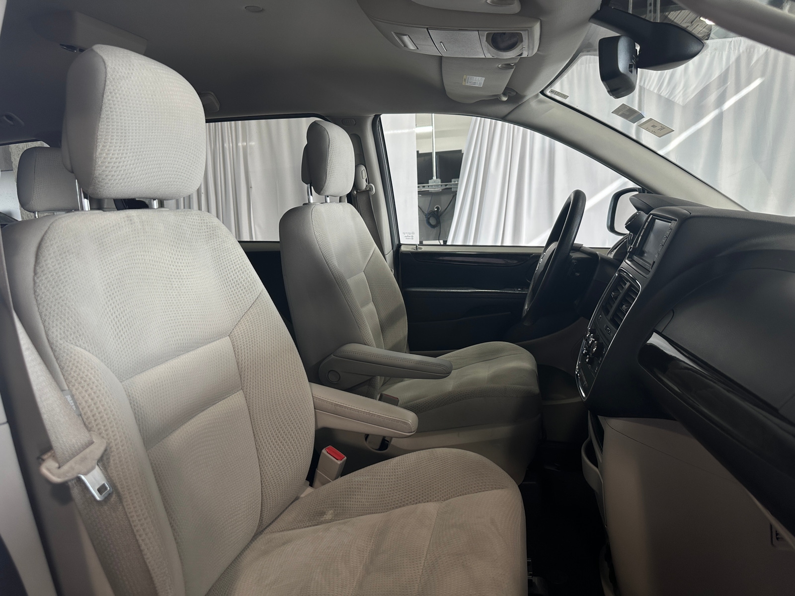 Thumbnail: 2019 Dodge Grand Caravan - 2