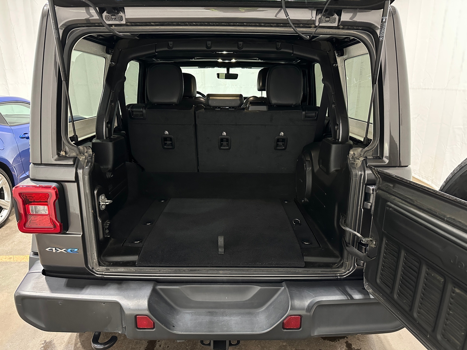 Thumbnail: 2021 Jeep Wrangler - 6