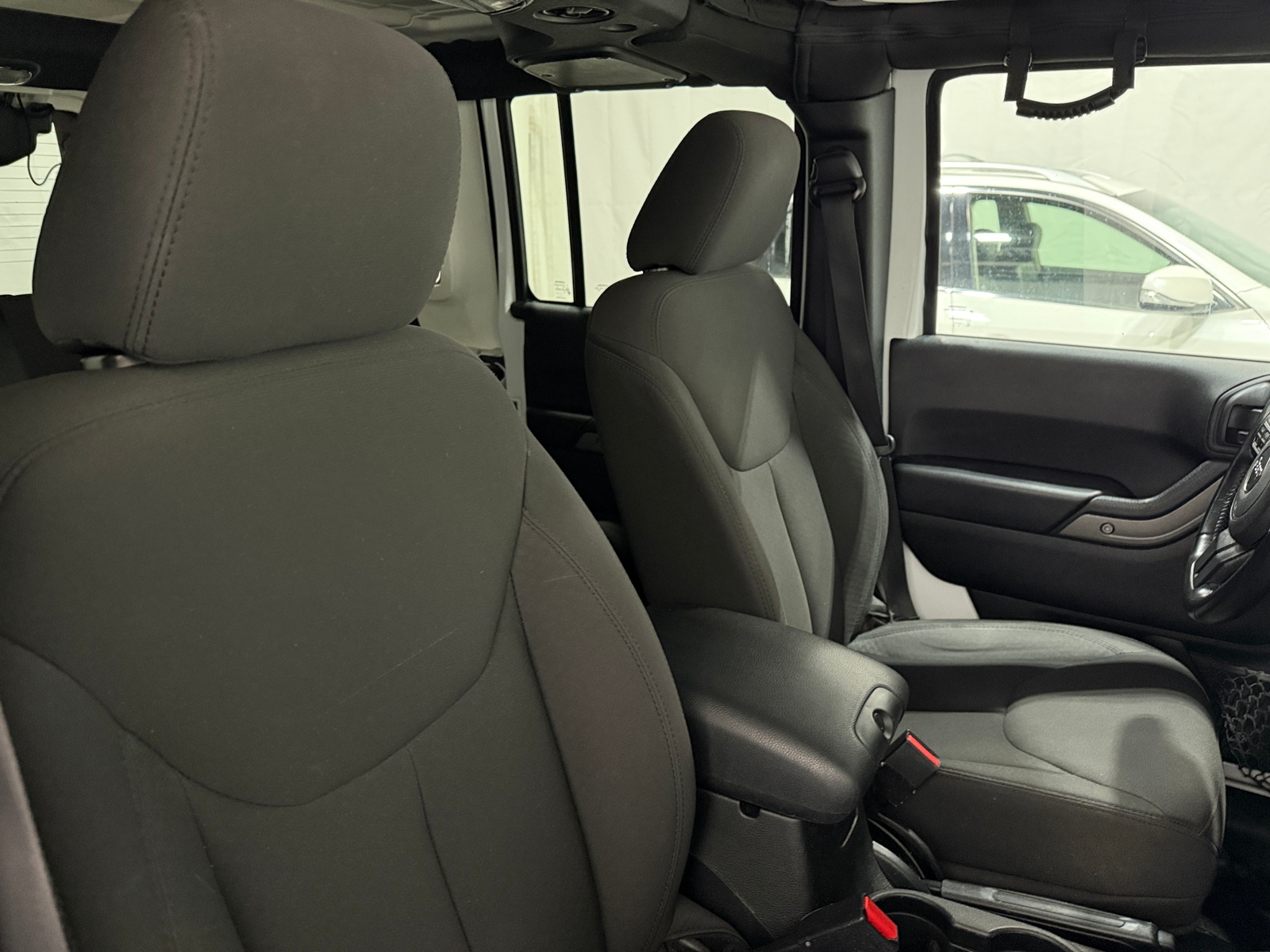 Thumbnail: 2017 Jeep Wrangler - 2