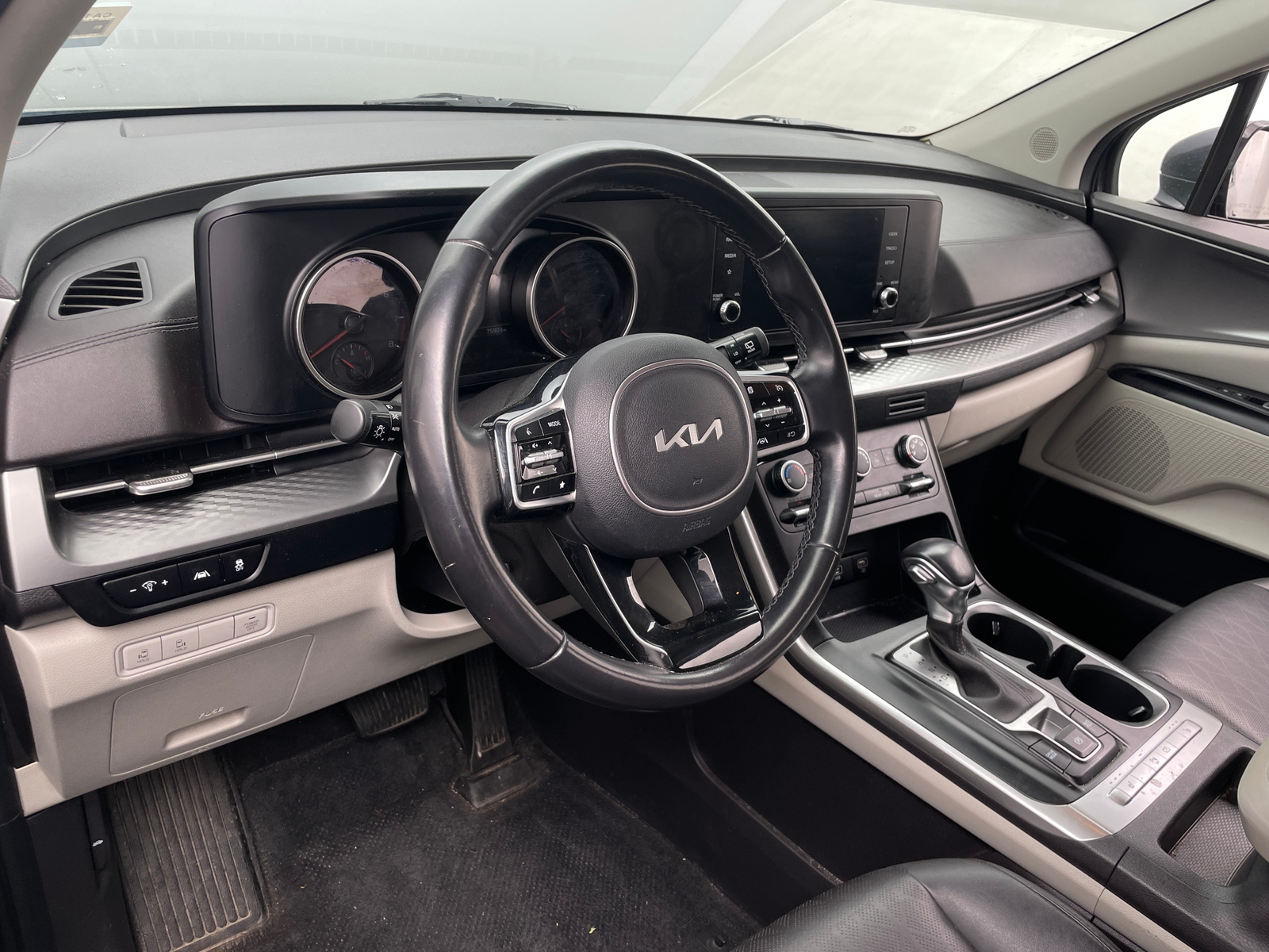 Thumbnail: 2022 Kia Carnival - 2