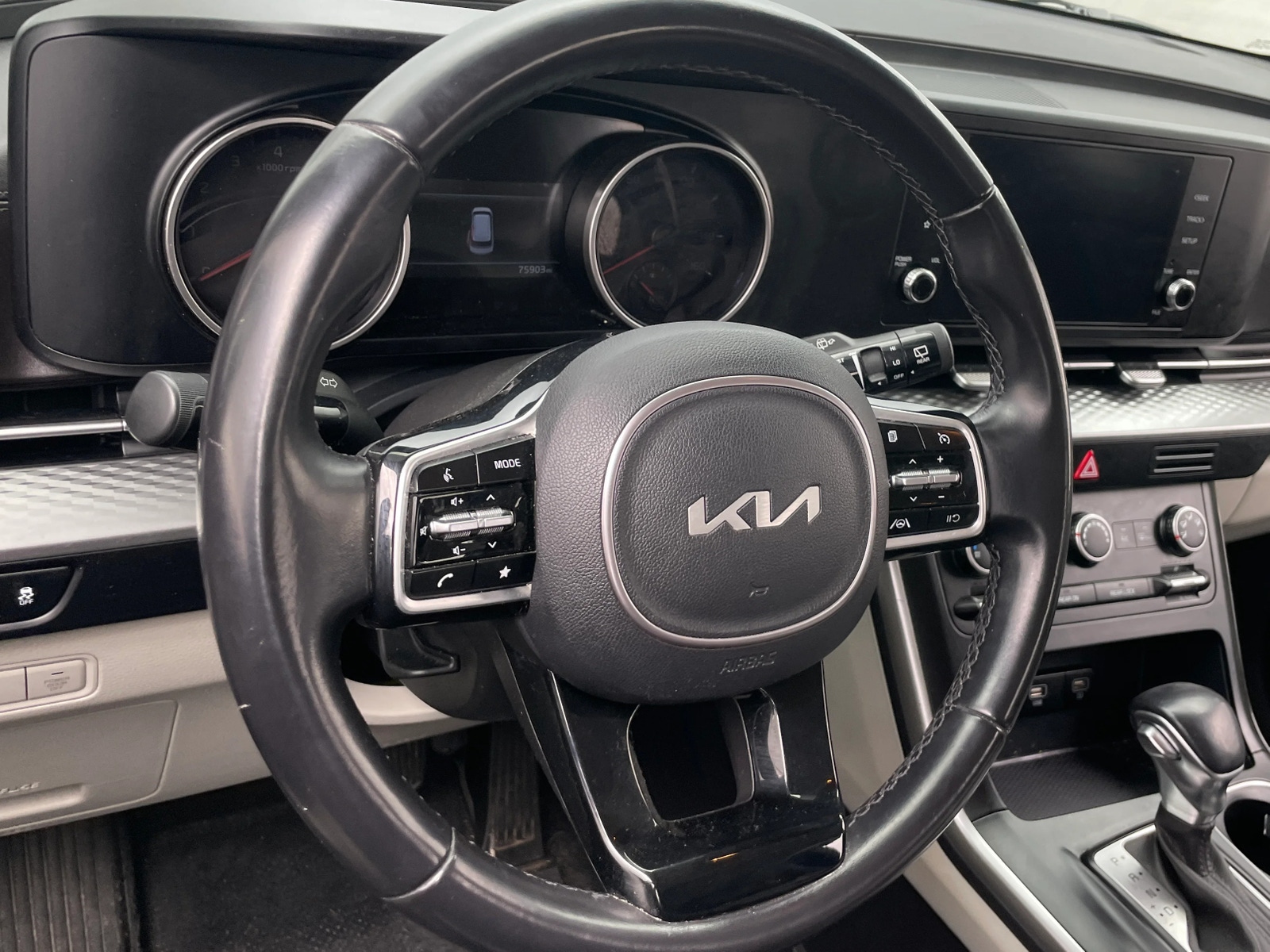 Thumbnail: 2022 Kia Carnival - 4