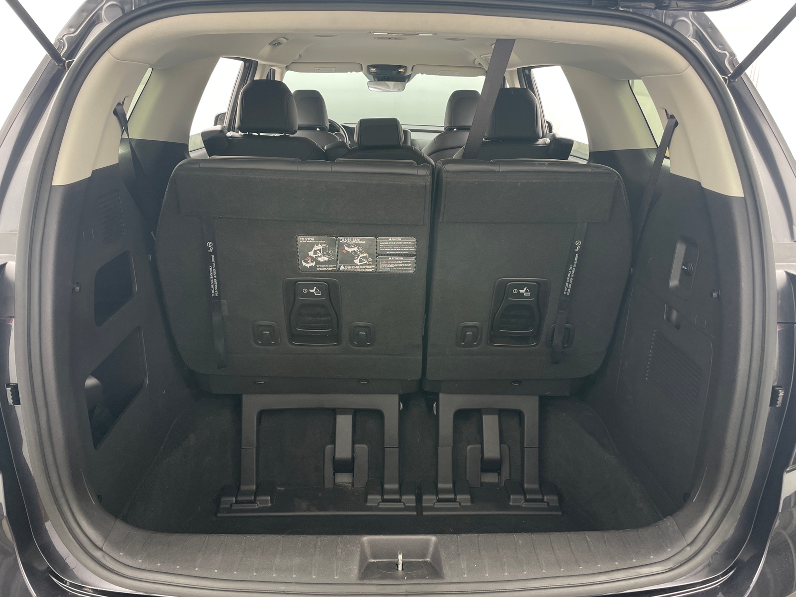 Thumbnail: 2022 Kia Carnival - 6