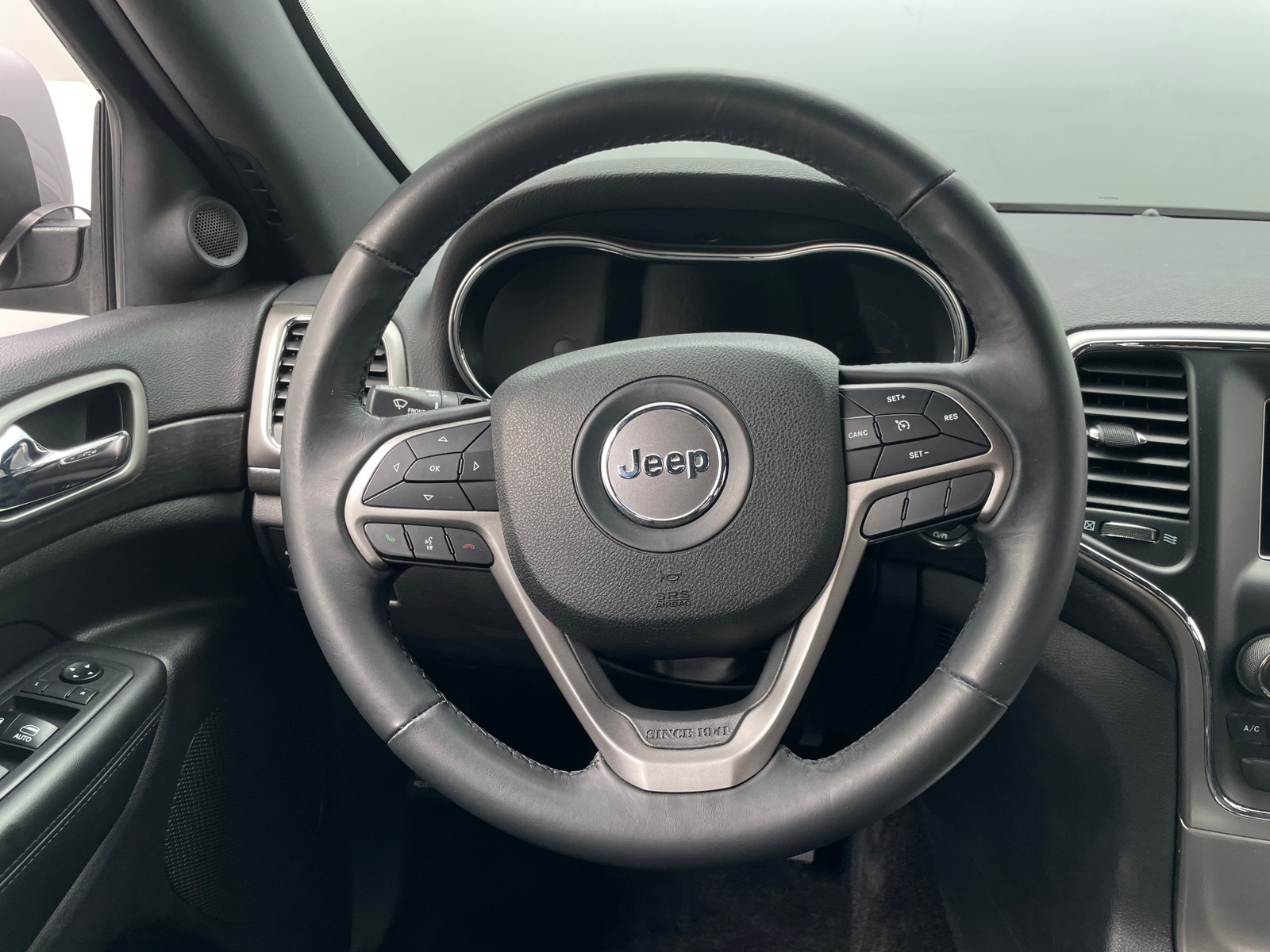 Thumbnail: 2018 Jeep Grand Cherokee - 5