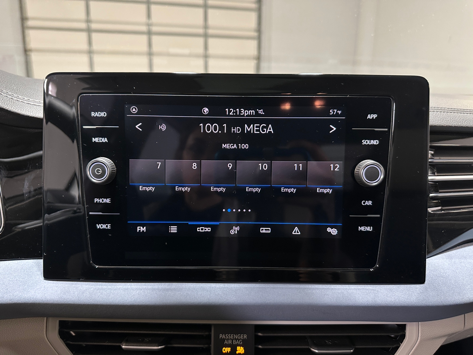 Thumbnail: 2025 Volkswagen Jetta - 3