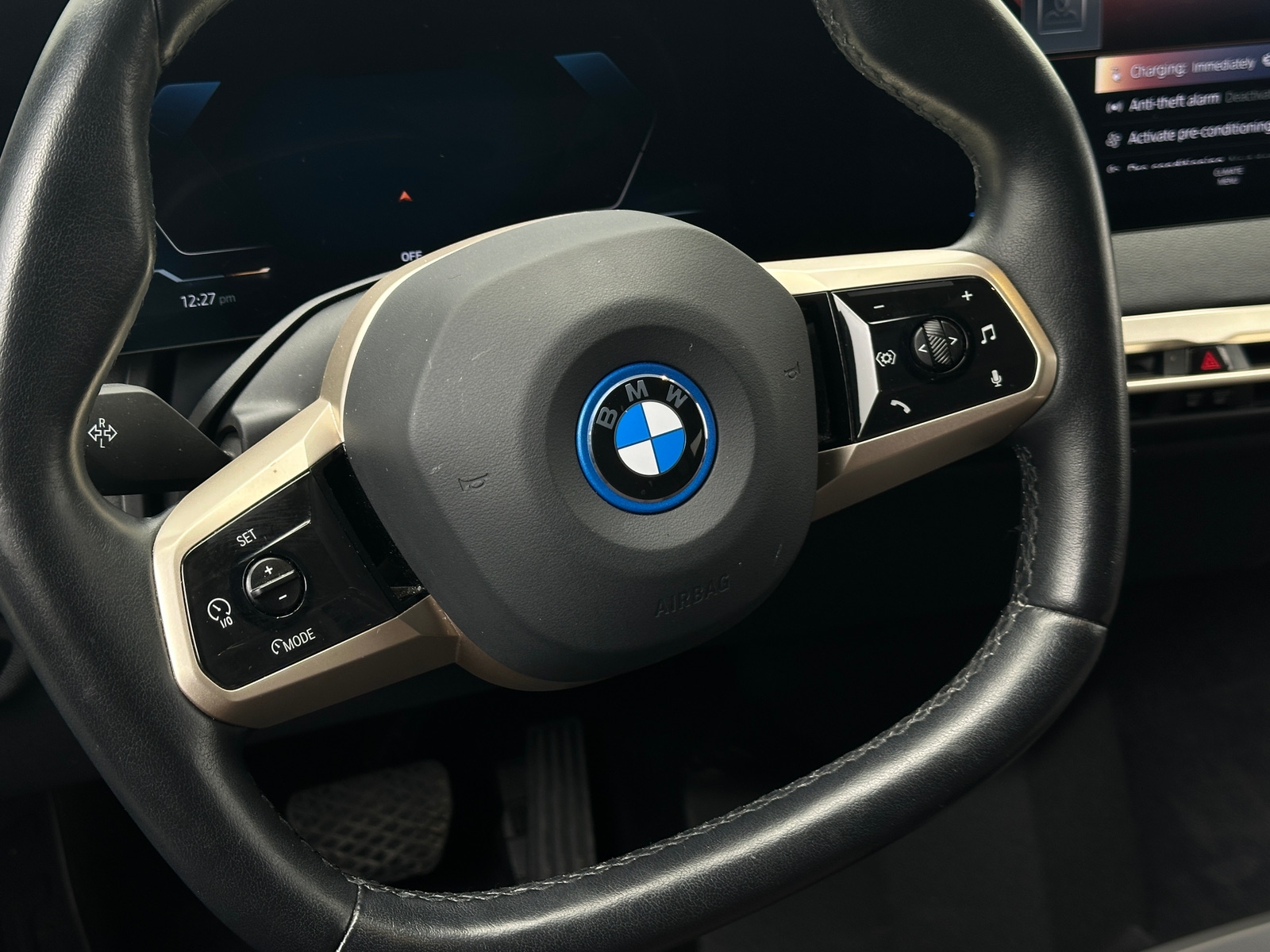 Thumbnail: 2023 BMW iX - 4