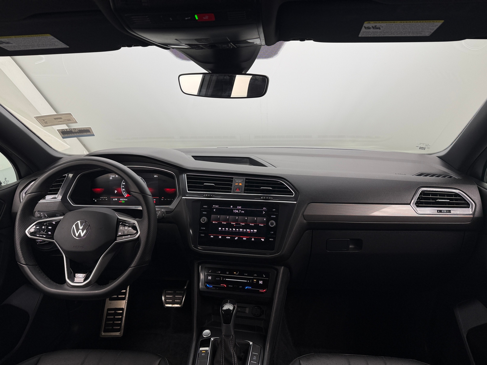 Thumbnail: 2023 Volkswagen Tiguan - 2