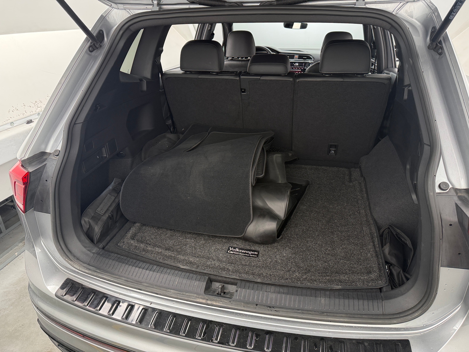 Thumbnail: 2023 Volkswagen Tiguan - 6