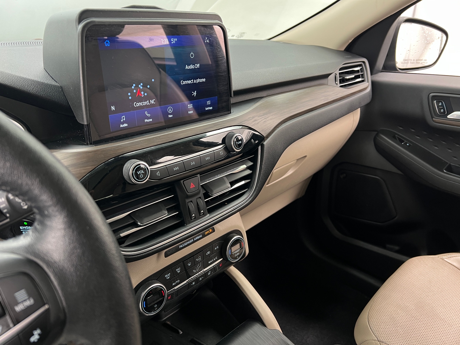 Thumbnail: 2020 Ford Escape - 3