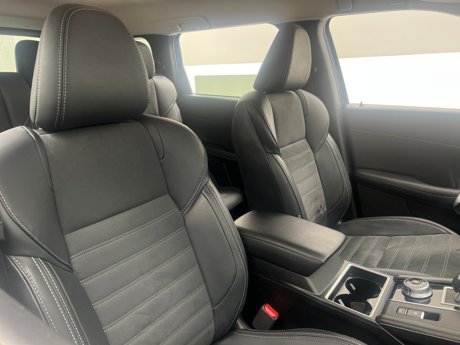 Thumbnail: 2024 Mitsubishi Outlander - 2