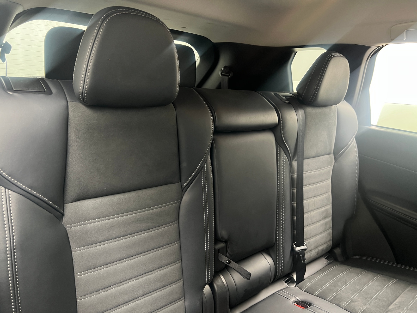 Thumbnail: 2024 Mitsubishi Outlander - 6