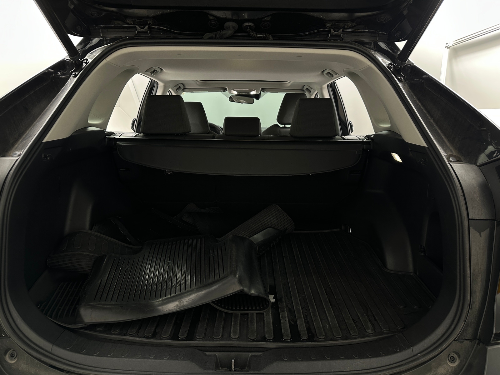 Thumbnail: 2022 Toyota RAV4 - 7