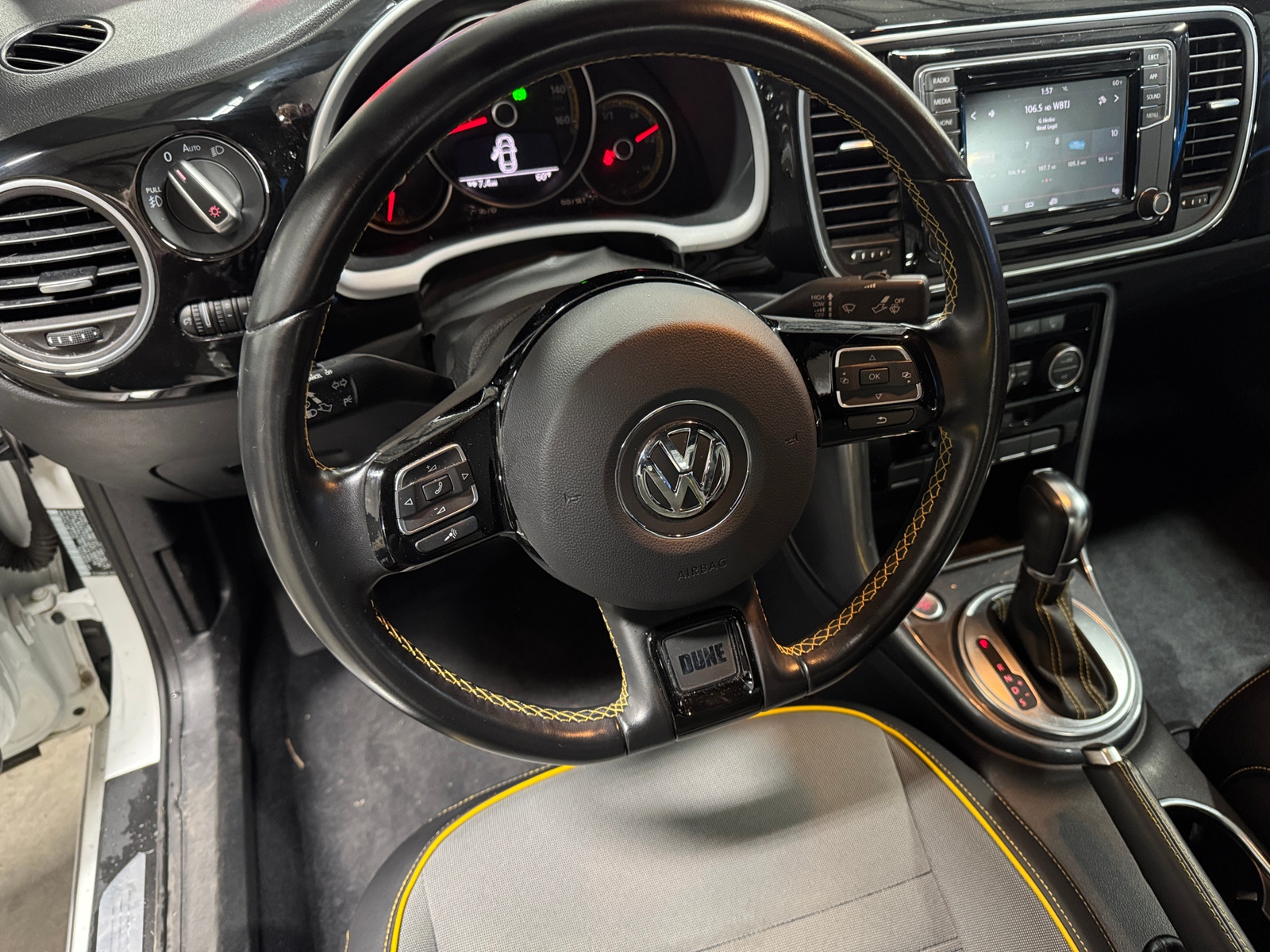 Thumbnail: 2018 Volkswagen Beetle - 5